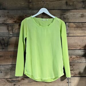 Athleta lime green long sleeve top - XS - 🙂3/$15